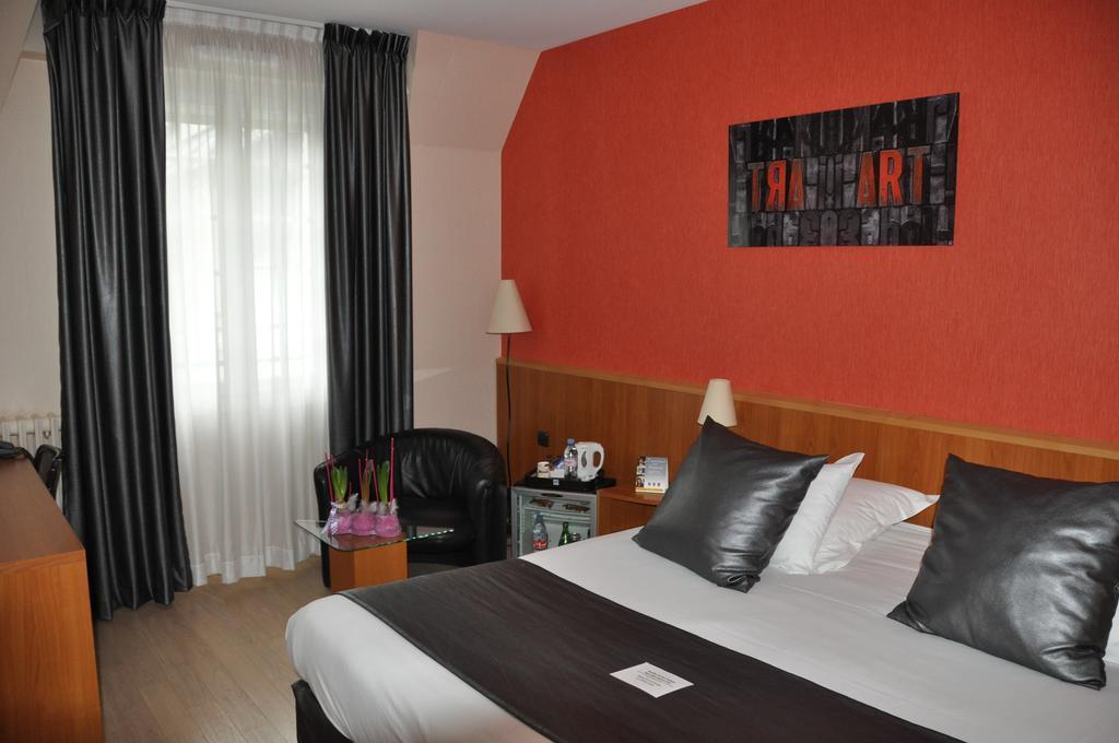 Quality La Marebaudiere Centre Hotel