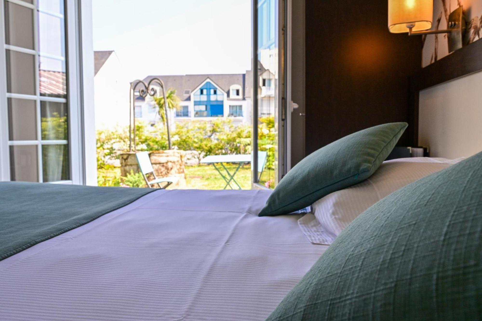 Quality La Marebaudiere Centre Hotel