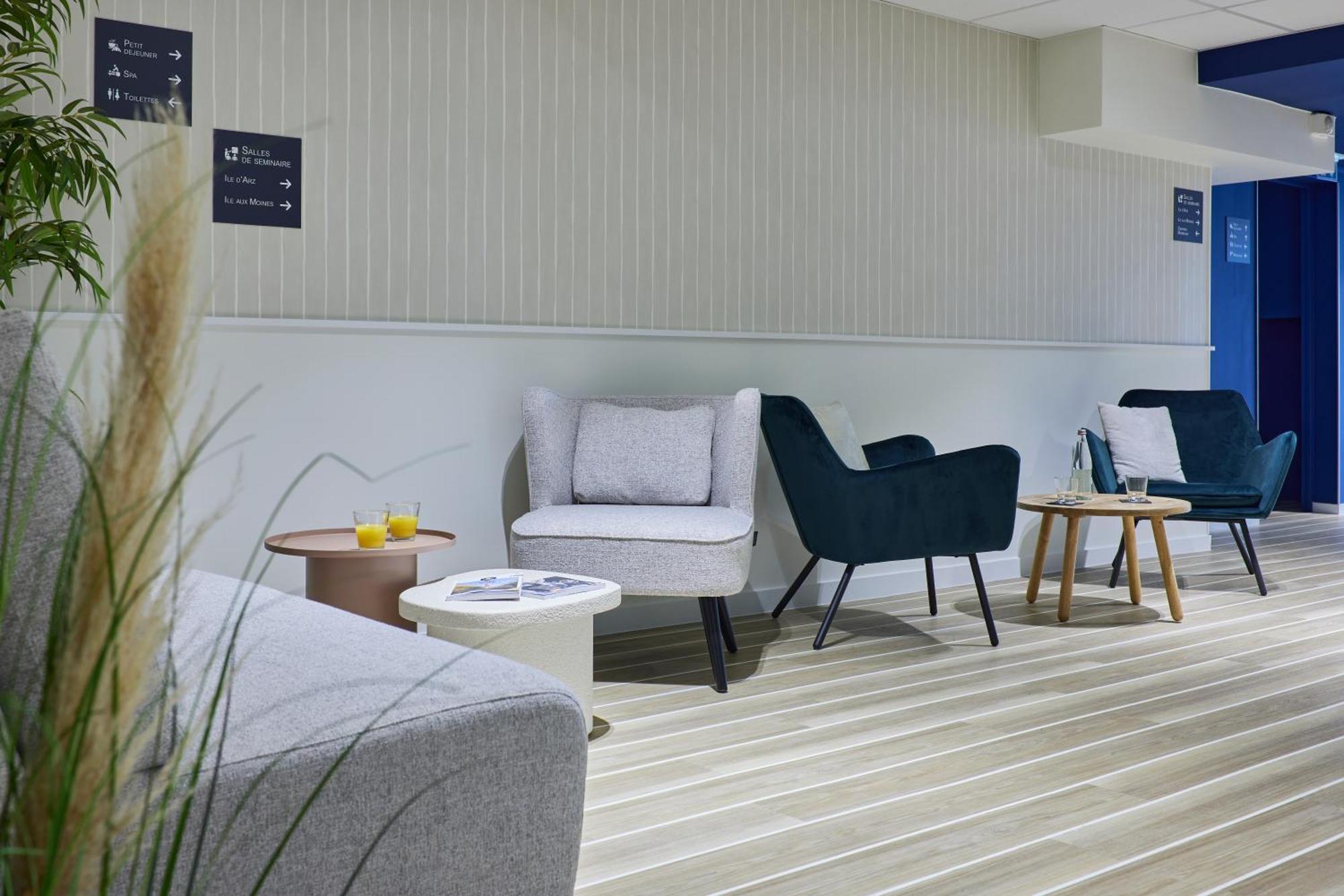 Quality La Marebaudiere Centre Hotel 4*