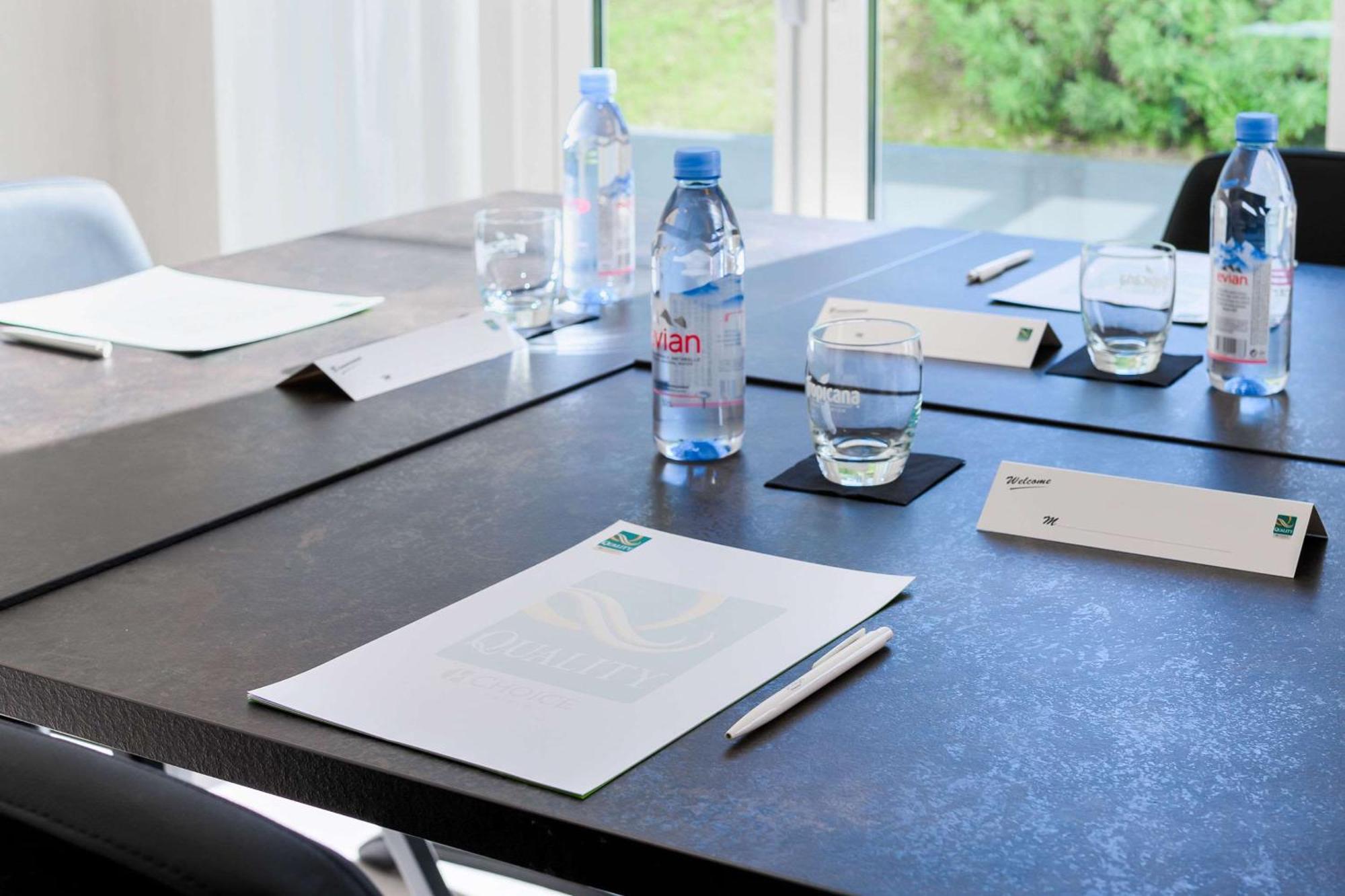 Quality La Marebaudiere Centre Hotel 4*