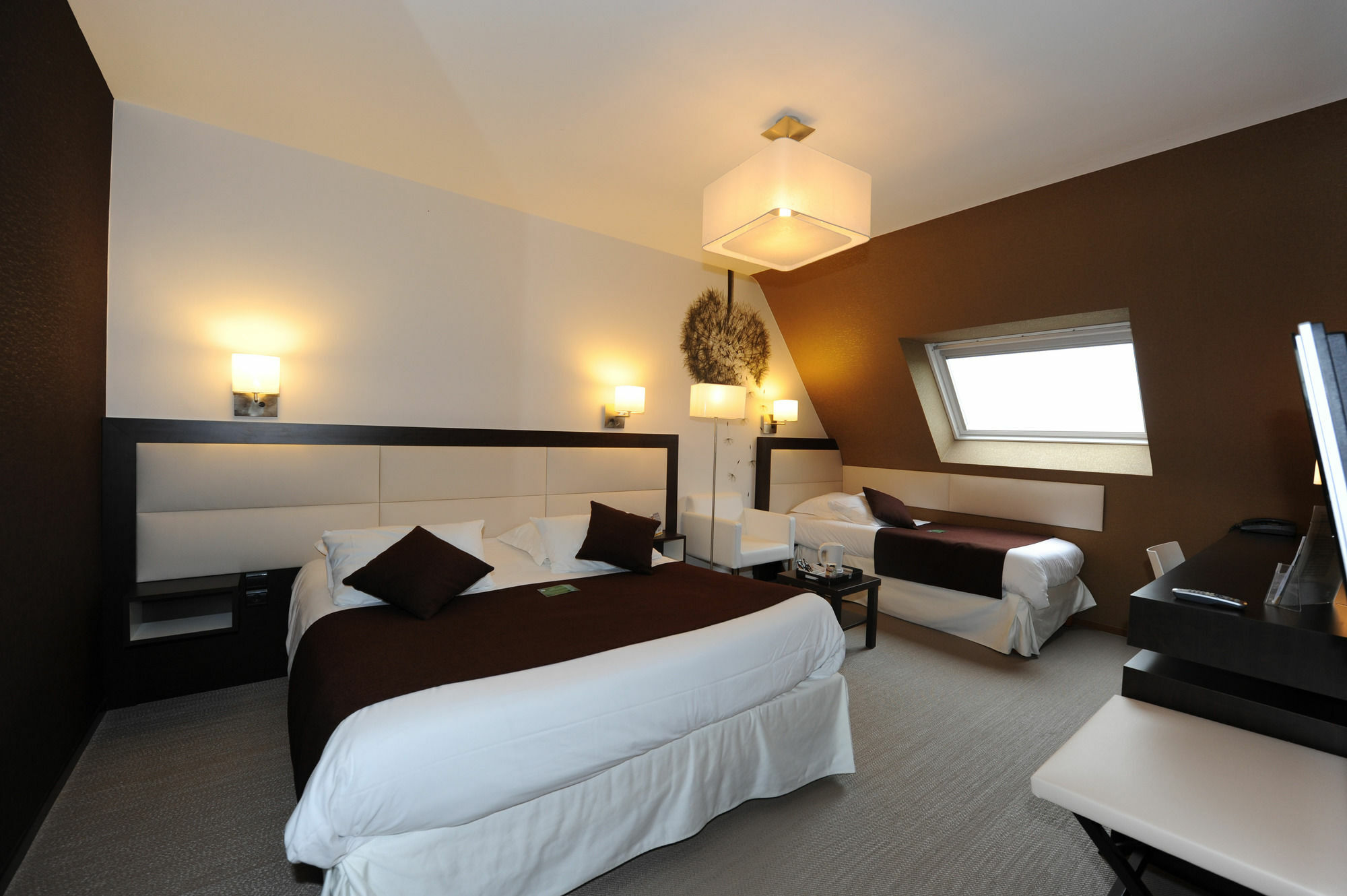 Quality La Marebaudiere Centre Hotel
